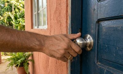 O que significa quando alguém sempre verifica se a porta está trancada segundo a psicologia?