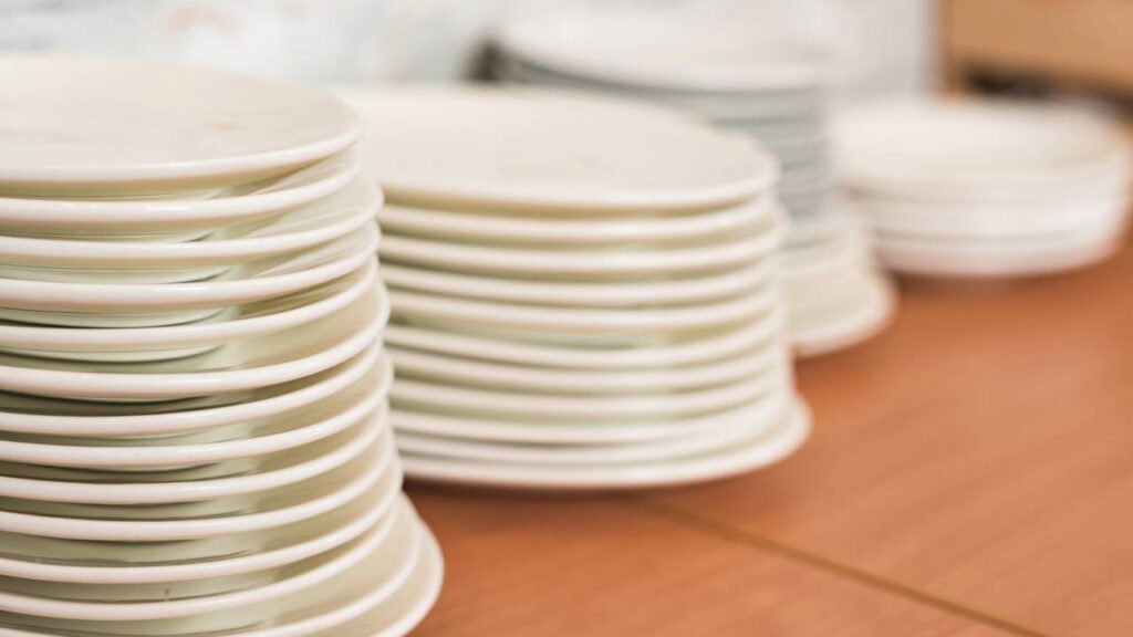 Os psicólogos são categóricos: limpar a mesa em um restaurante diz muito sobre a sua personalidade.