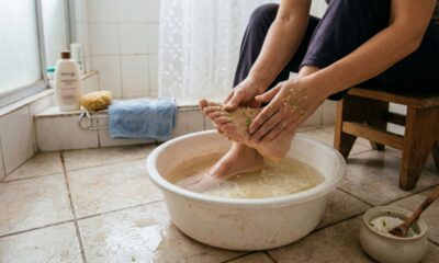 Lavar os pés com açúcar e limão por que é recomendado e quando é melhor fazê-lo