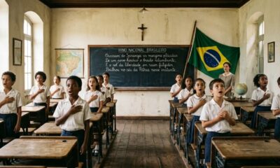 Cantar o hino na sala era uma das coisas da escola antiga que muita gente nunca esqueceu
