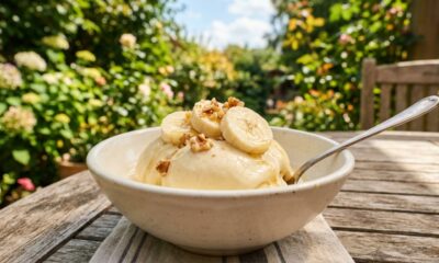 Esse sorvete de banana fica super cremoso e doce na medida, perfeito para servir bem gelado nos dias quentes