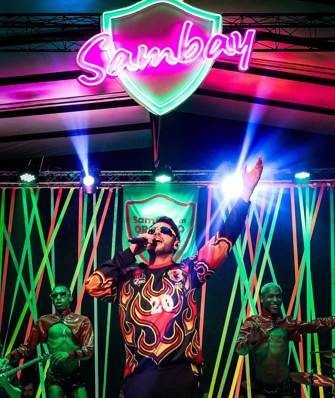 Rodrigo Drade, cantor