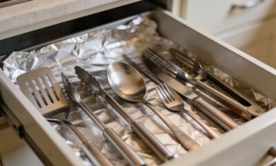 Papel alumínio nas gavetas da cozinha: por que funciona na limpeza?