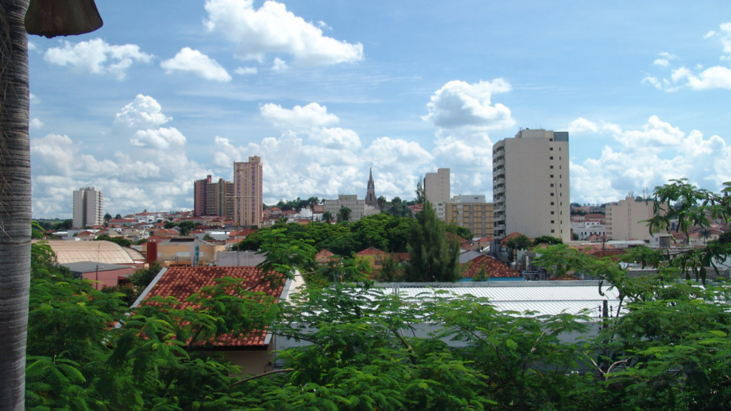 A Capital do Calçado Feminino produz 120 mil pares por dia, foi a 4ª cidade do Brasil a ter luz elétrica e abriga o maior centro de transplante de medula da América Latina