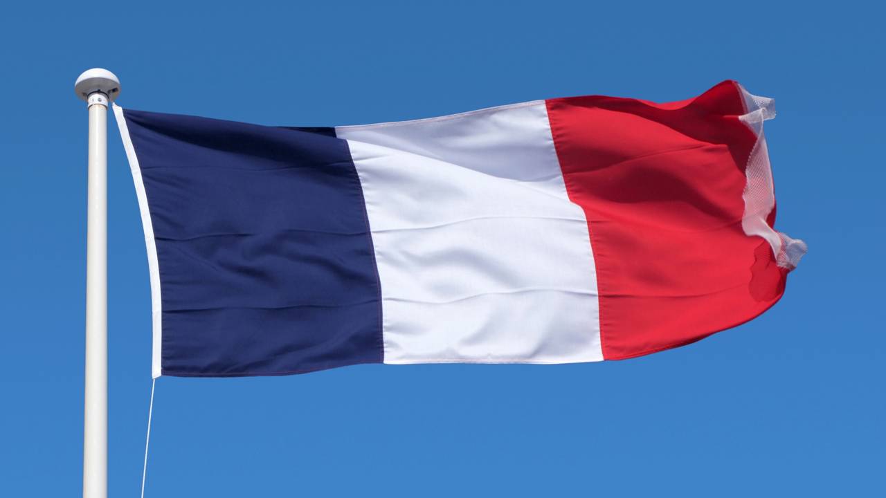 França lidera ranking enquanto Brasil tenta recuperar espaço entre as seleções