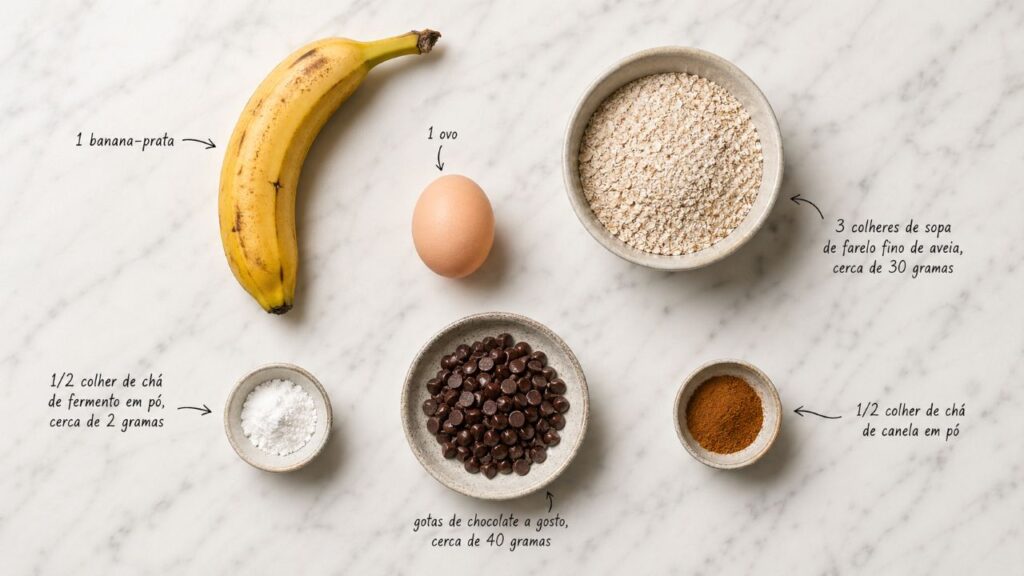 Bolo de banana fit fofinho e rápido que transforma poucos ingredientes em um doce prático e saboroso