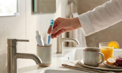 Escovar os dentes antes ou depois do café da manhã? A recomendação dos dentistas é clara