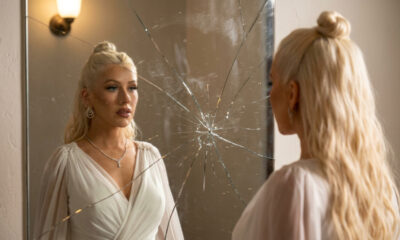 Frase do dia de Christina Aguilera: "O olhar dos outros pode ferir, mas não tem autoridade para definir o valor de uma alma."