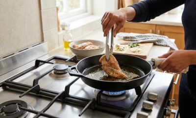 Como evitar respingos de óleo ao fritar com uma dica simples de cozinha que quase ninguém conhece