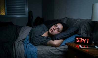 O que significa pensar demais antes de dormir, segundo a psicologia