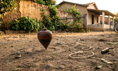 Pião e bolinha de gude eram jogos simples que prendiam a atenção a tarde inteira