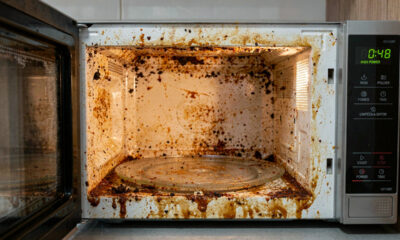 Como limpar corretamente o seu micro-ondas com ingredientes que você tem na sua cozinha