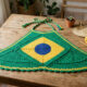 Entre na tendência brazilcore com este top de crochê inspirado na bandeira do Brasil