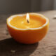 Não jogue fora as cascas de laranja e crie velas aromáticas naturais para o seu lar
