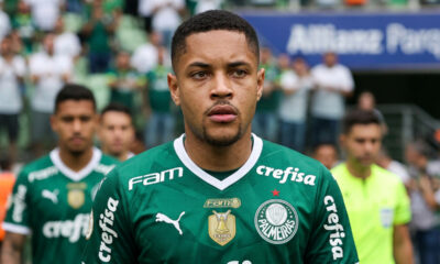 Barcelona pretende usar Vitor Roque como recurso para tentar fechar com promessa do Palmeiras