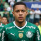Barcelona pretende usar Vitor Roque como recurso para tentar fechar com promessa do Palmeiras