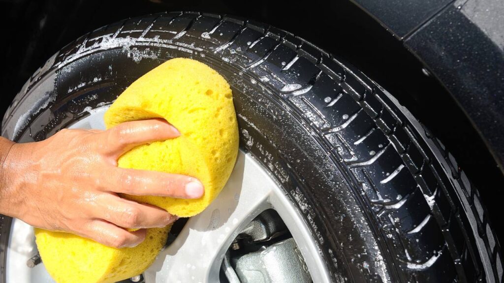 Limpeza profunda de rodas pode ser rápida e eficiente com técnica certa