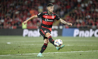 Erick Pulgar entra na mira da MLS e pode deixar o clube por cerca de US$ 4 milhões