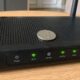 Moeda no roteador Wi-Fi: para que serve esse truque e por que exige cuidado