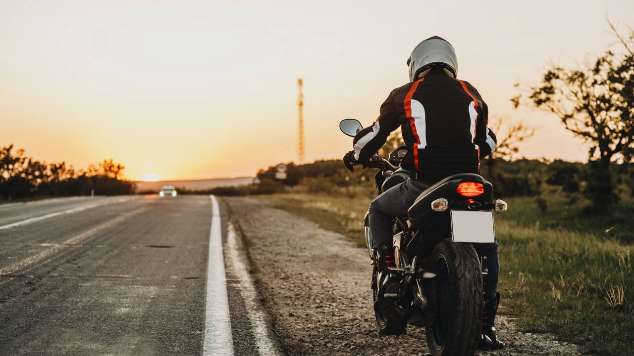 O erro no quebra-molas que faz muita moto apagar e assusta pilotos iniciantes