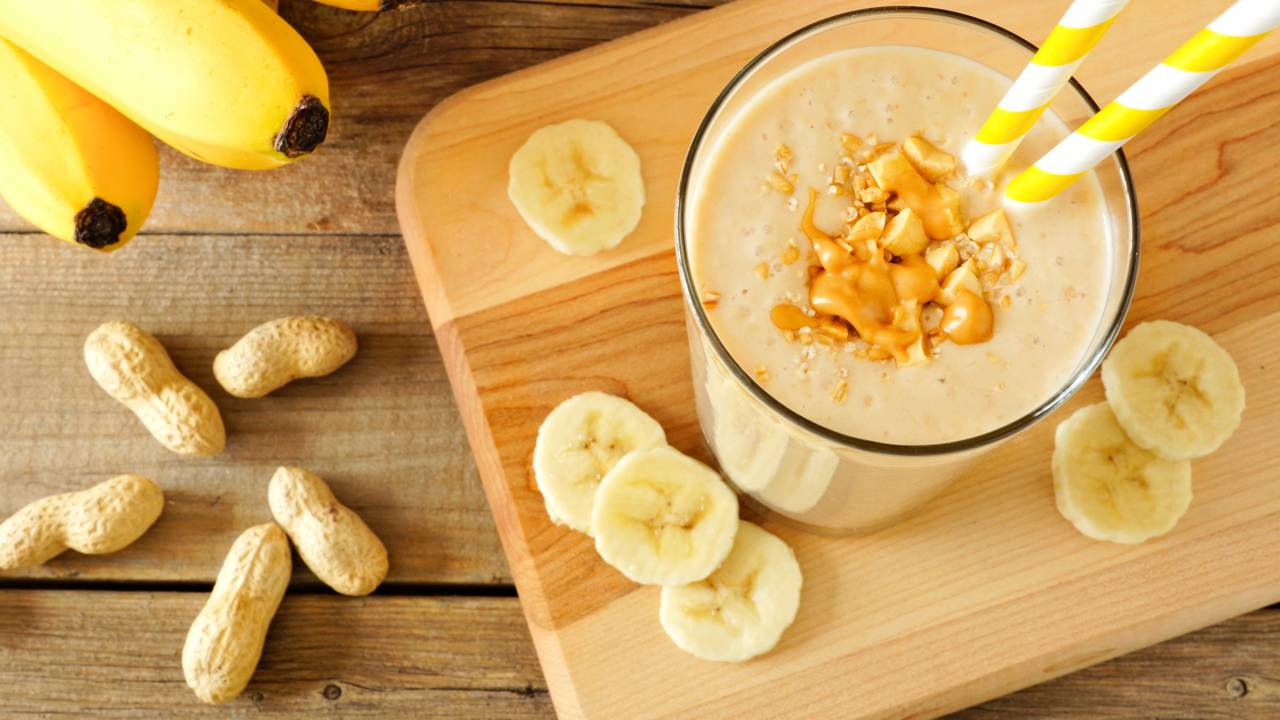 Receita simples de vitamina de banana com aveia pode substituir lanches e ajudar a aumentar a energia