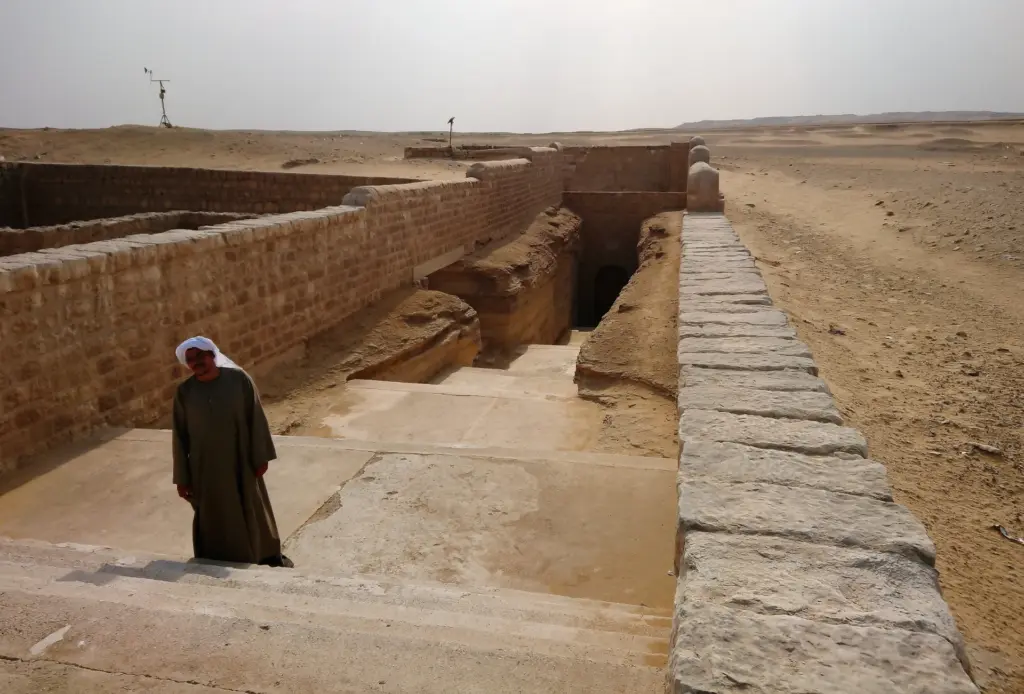 Sarcófagos gigantes do Serapeum de Saqqara ainda intrigam arqueólogos
