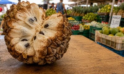A pinha é uma fruta tropical doce e nutritiva que pode enriquecer a alimentação do dia a dia