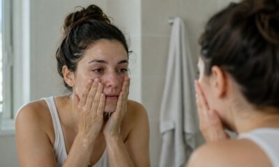 Hábito simples pela manhã pode ajudar a reduzir o aspecto de rosto cansado.