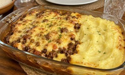 O picadinho cremoso une carne bem refogada, purê macio e queijo gratinado em uma refeição encorpada