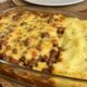 O picadinho cremoso une carne bem refogada, purê macio e queijo gratinado em uma refeição encorpada
