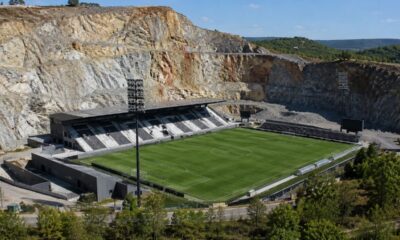 Alguns estádios impressionam por unir futebol, arquitetura ousada e locais completamente fora do comum