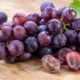 A casca da uva roxa concentra pigmentos naturais ligados à ação antioxidante da fruta