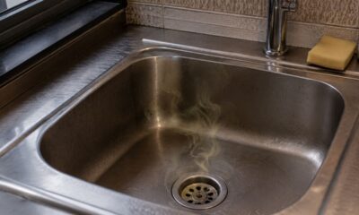 Um cuidado simples no ralo pode reduzir o mau cheiro da pia da cozinha