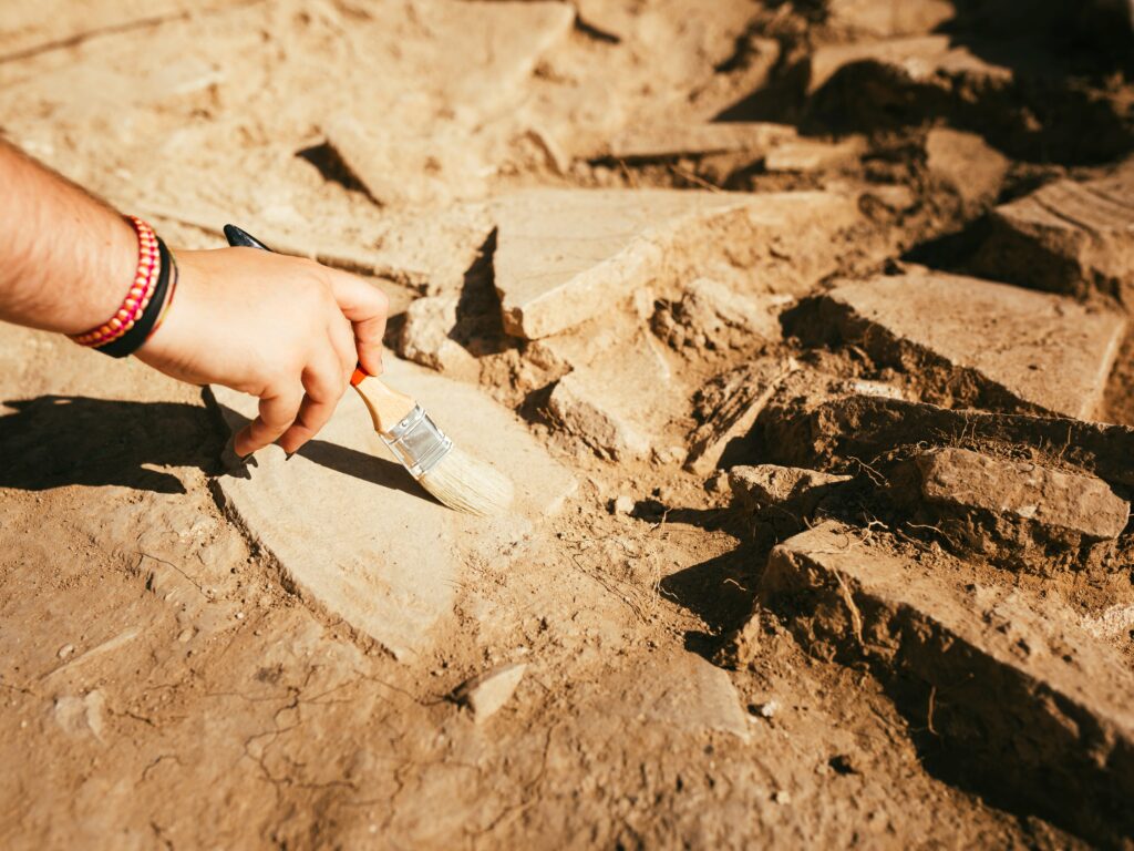 Arqueólogos estavam escavando um jardim e encontraram um acampamento militar romano de 2.200 anos