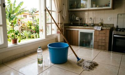 Por que algumas pessoas adicionam vinagre à água usada para limpar o chão? O segredo não está apenas na limpeza.