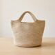 Esse modelo de bolsa de crochê virou favorito de quem ama looks leves e elegantes