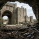Arqueólogos escavaram uma caverna sob um castelo do século XI. Encontraram vestígios com 120.000 anos