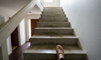 A forma simples de renovar escada de concreto e melhorar a segurança da casa