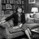 Dorothy Parker, escritora e poetisa americana: “A melhor maneira de manter as crianças em casa é...” Lição sobre afeto, humor e os limites do cuidado familiar