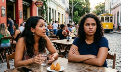 Provérbio africano do dia: “Ouvidos que não escutam conselhos, acompanham a cabeça quando ela é decepada.” - Por que ignorar conselhos pode levar a sérias consequências