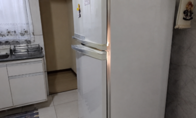 O pequeno vão na porta da geladeira que faz o motor trabalhar mais e quase ninguém percebe