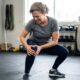 Nem todo exercício popular é seguro: o que pode sobrecarregar seus joelhos após os 50