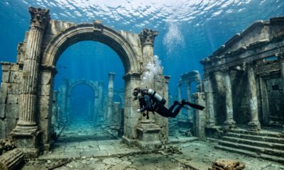 Quando mergulhadores exploraram este lago, encontraram uma cidade perdida de mil anos
