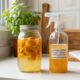 Misturar casca de laranja com vinagre branco: para que serve e por que muita gente guarda essa receita