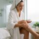 3 dicas simples e muito eficazes para aplicar creme corporal e ver os efeitos imediatamente