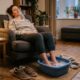 O método caseiro com água morna e sal que ajuda a relaxar pés cansados depois da rotina