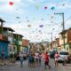Brincadeiras como soltar pipa em grupo faziam a rua virar festa todos os dias