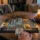 Essas cartas do tarot podem indicar proteção espiritual e caminhos mais seguros