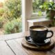 Café pela manhã ajuda a despertar, mas esse detalhe pode transformar energia em mal-estar