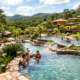 Um paraíso escondido no Goiás onde águas quentes aliviam o estresse e garantem bem-estar e lazer o ano inteiro